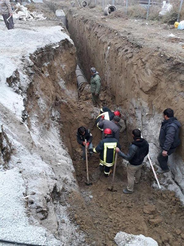 Kanalizasyon çalışmalarında 2 işçi toprak altında kaldı Haberler Milliyet