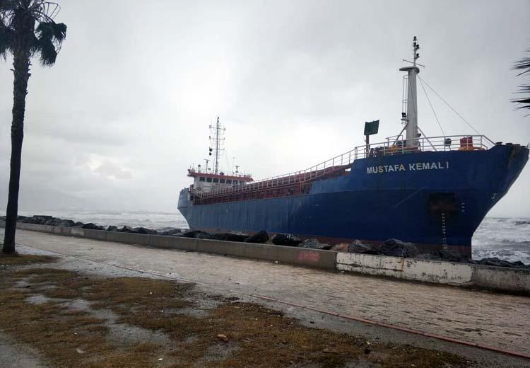 Hatay da kargo gemisi karaya oturdu Güncel Haberler Milliyet