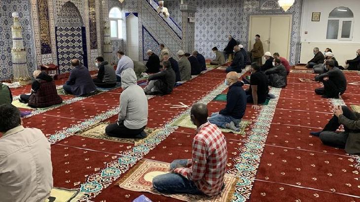 BUGÜN CUMA NAMAZI SAAT KAÇTA İSTANBUL ANKARA İZMİR Cuma namazı vakti