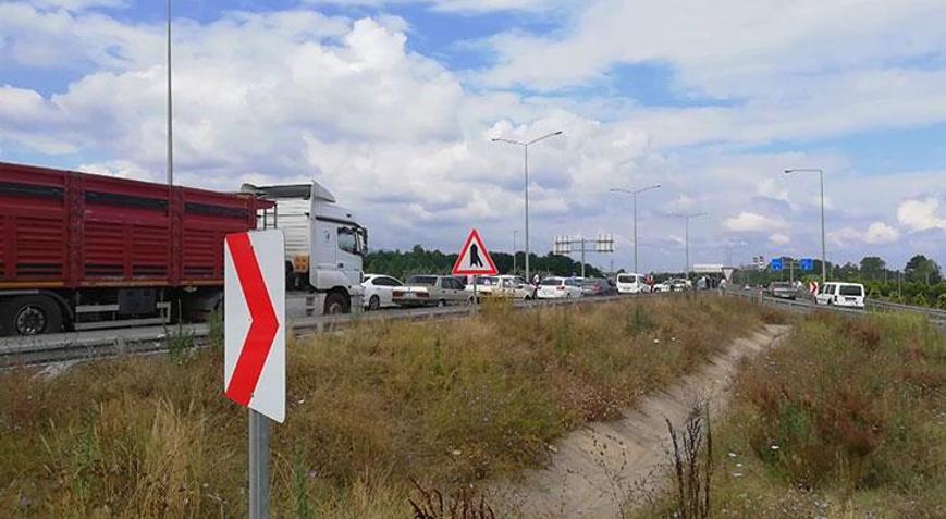 Karadeniz Sahil Yolu zincirleme kaza nedeniyle ulaşıma kapandı Son