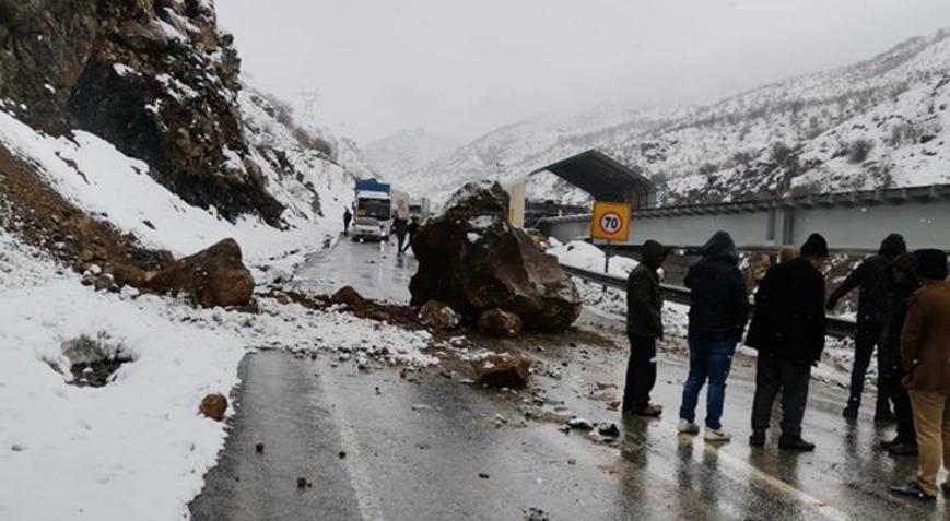 Bitlis Te D En Kayalar Nedeniyle Saat Trafi E Kapal Kald Son