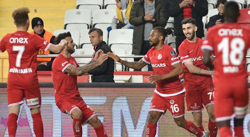 Antalyaspor Gaziantep Fk Y Tek Golle Ge Ti K Rm Z Kart Karar