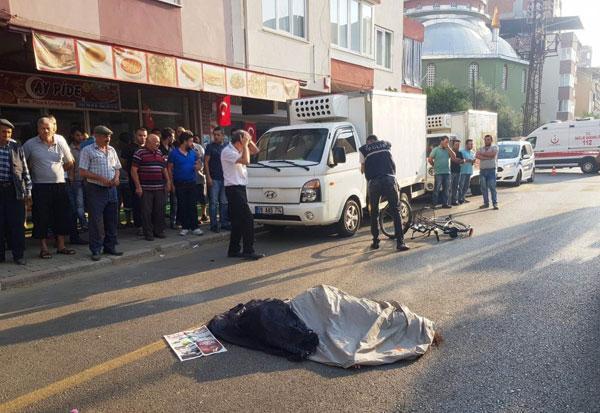 Korku filmi gibi Kapı açıldı, bisikletiyle çarptı, midibüs...