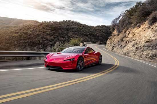 Tesla, yeni Roadster modelinin fotoğraflarını yayınladı