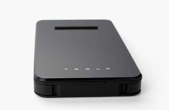 Tesla, akıllı telefonlar için kablosuz şarj cihazı geliştirdi