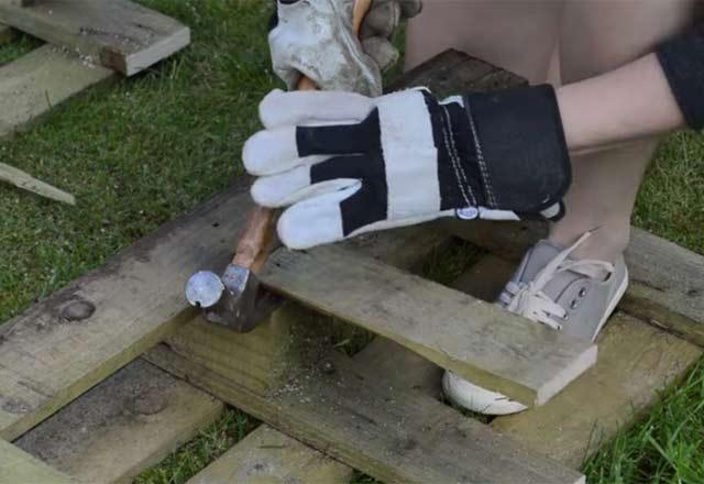 Paletten saksı yapımı Paletten saksı yapımı