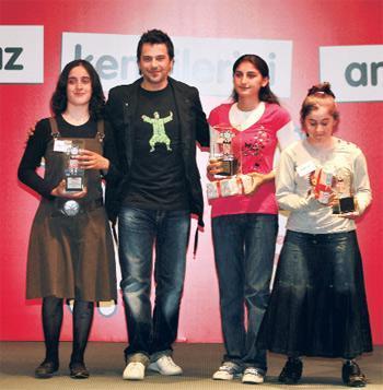 Gözlerimi duman aldı