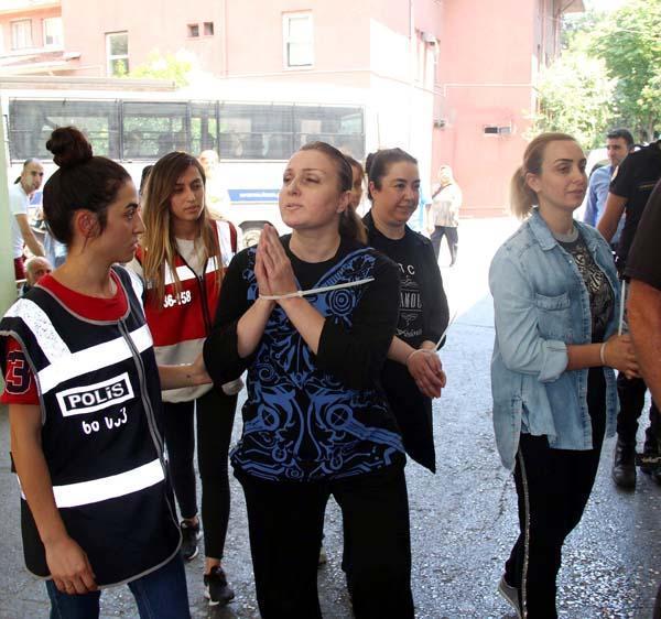 Saçan: Asıl isim Tuğba Babuna