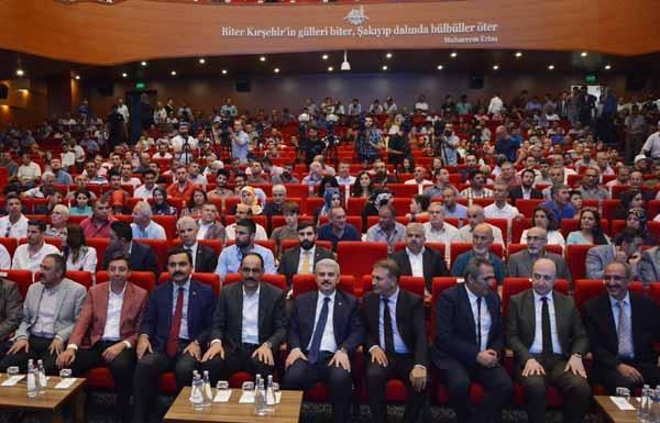 İbrahim Kalın, saz çalıp türkü söyledi