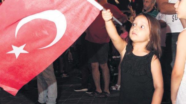 Taksim Meydanı’nda 15 Temmuz nöbeti