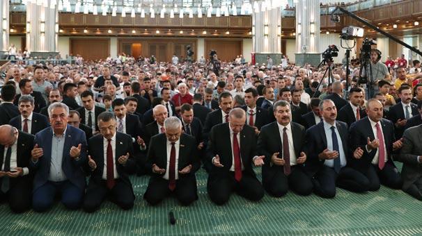 Son dakika: Cumhurbaşkanı Erdoğan Millet Camiinde Kuran okudu