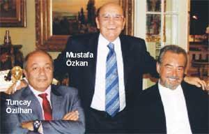 Tiyatro maskları gibi