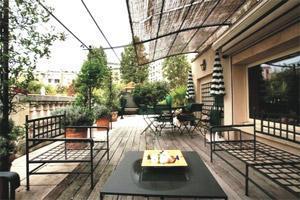 Fakirlere karşı zengin barikatı
