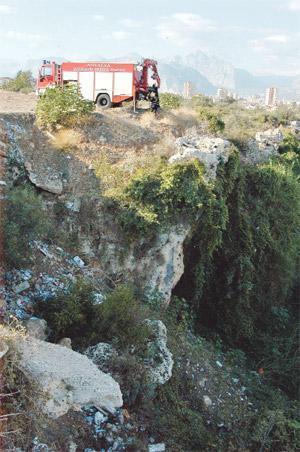 Tuvaletini yaparken kanyona yuvarlandı