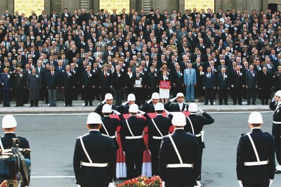 Meclis uğurladı