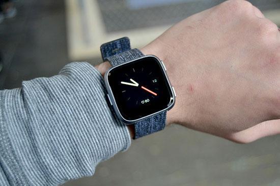 Fitbit Versa akıllı saat inceleme: Erkeklerden çok kadınlara yönelik