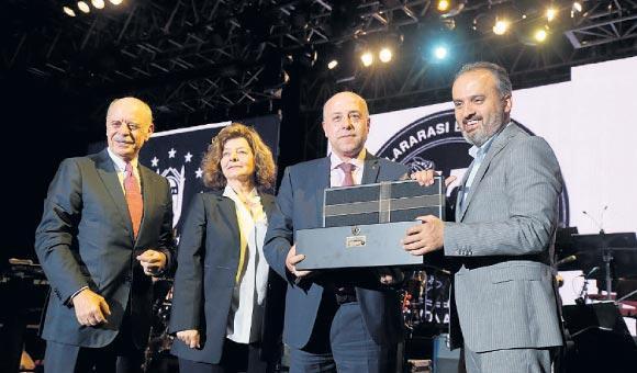 ‘Bursa’nın geleceğine değer katıyoruz’
