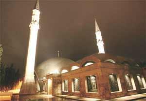 “Kadının cami tasarlaması  İslamın imajıyla örtüşmüyor”