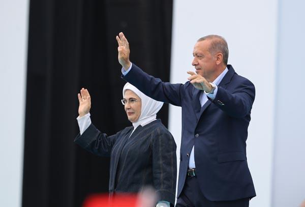 Son dakika… Cumhurbaşkanı Erdoğan Yenikapıdan İstanbullulara seslendi: En baba mitingimiz...