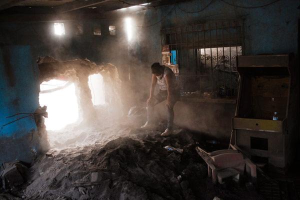 Kayıp kurbanlar toprak altından çıkarılıyor