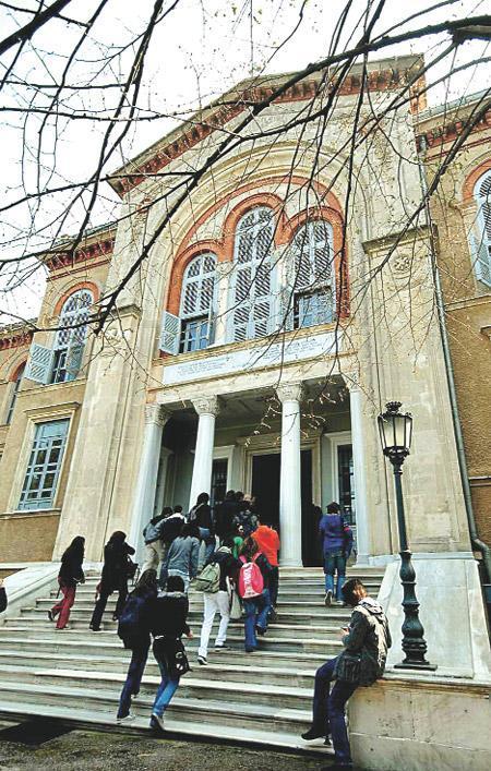 38 yıldır öğrenci bekliyor