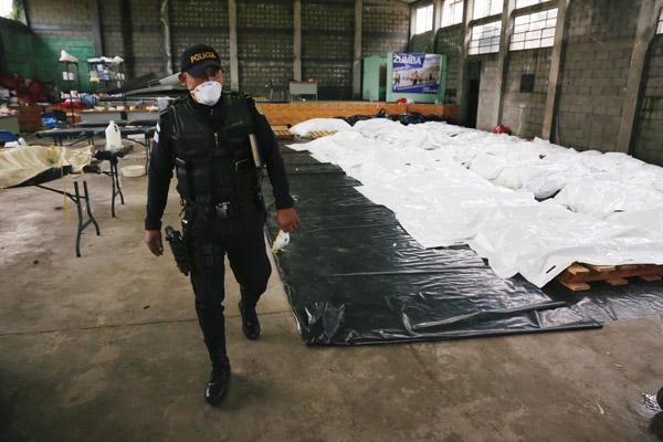 Cesetler yan yana dizildi