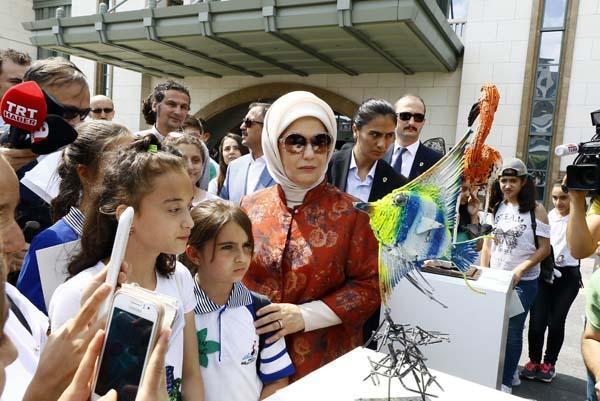 Emine Erdoğan, Atıktan Sanata adlı serginin açılışını yaptı
