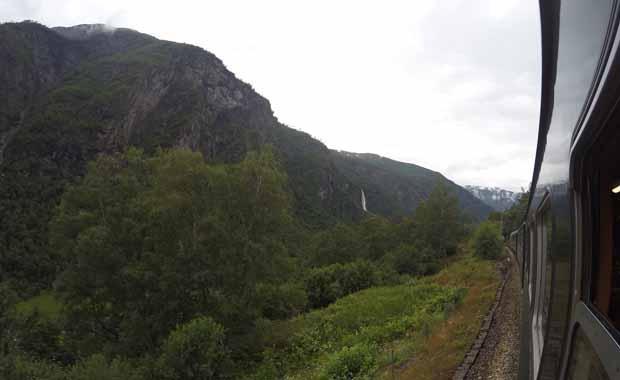 Dünyanın en güzel manzaralı tren yolculuğu Flam
