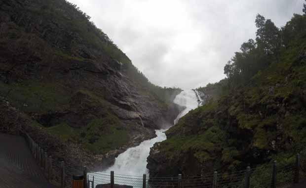 Dünyanın en güzel manzaralı tren yolculuğu Flam
