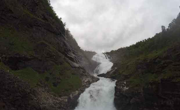 Dünyanın en güzel manzaralı tren yolculuğu Flam