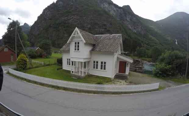 Dünyanın en güzel manzaralı tren yolculuğu Flam