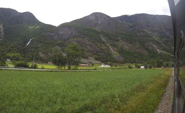 Dünyanın en güzel manzaralı tren yolculuğu Flam