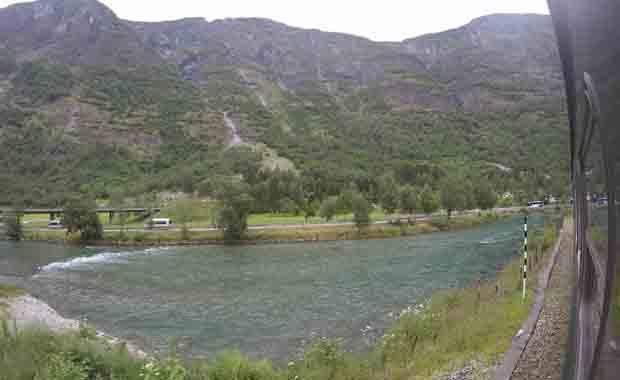 Dünyanın en güzel manzaralı tren yolculuğu Flam