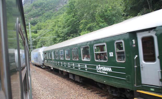 Dünyanın en güzel manzaralı tren yolculuğu Flam