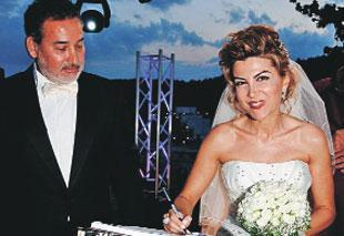 Sedef Kabaş’a gelinlik yakışmış