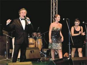 Görkemli açılış