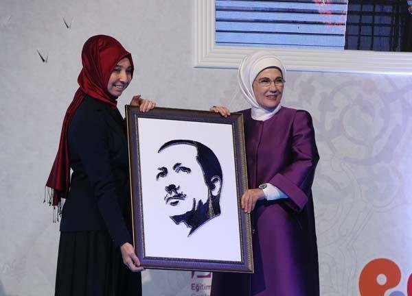 Emine Erdoğan: Çabalarımız aynı nehre aksın ve çağlayanlar  oluştursun