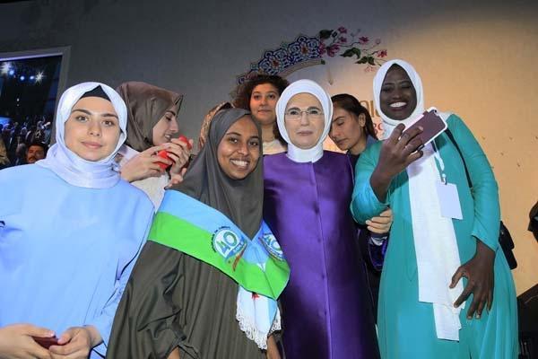 Emine Erdoğan: Çabalarımız aynı nehre aksın ve çağlayanlar  oluştursun