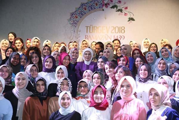 Emine Erdoğan: Çabalarımız aynı nehre aksın ve çağlayanlar  oluştursun