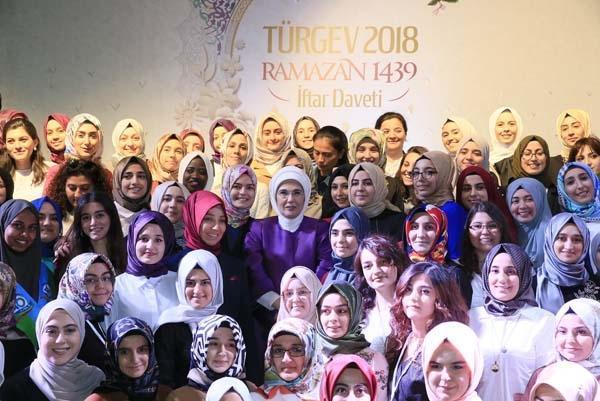 Emine Erdoğan: Çabalarımız aynı nehre aksın ve çağlayanlar  oluştursun