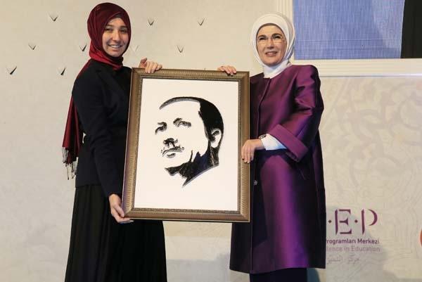 Emine Erdoğan: Çabalarımız aynı nehre aksın ve çağlayanlar  oluştursun