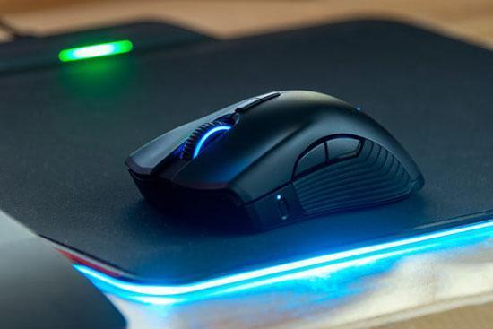 Razer Mamba Hyperflux ve Firefly oyuncu ekipmanı inceleme: Dünyanın en hafif kablosuz oyun faresi