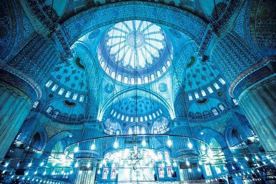 Münafıklar, toplum için tehdit oluşturur