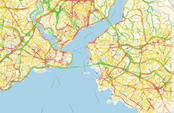 İstanbulda cuma trafiği Metrobüslerde de yoğunluk yaşanıyor