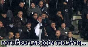 Başkana küfür eden Beşiktaşlılar gözaltına alındı