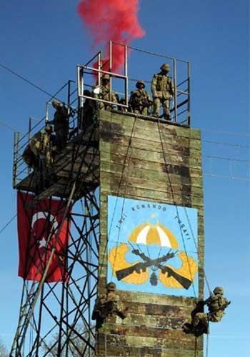 Yeni botları komandolar tanıttı