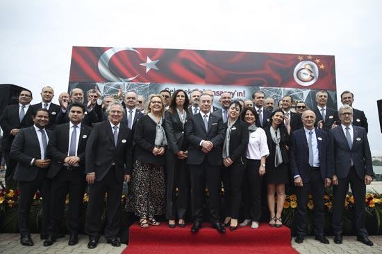 Mustafa Cengiz yönetim listesini açıkladı