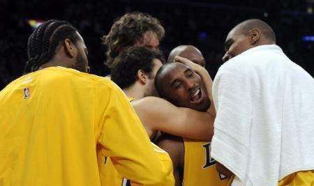 Kobe Bryant 39 sayı ile oynadı