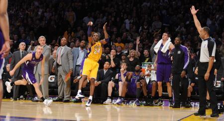 Kobe Bryant 39 sayı ile oynadı