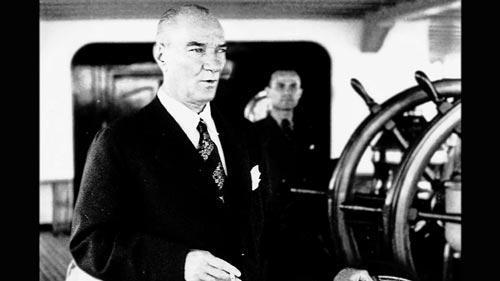 Denizcilerimiz Atatürk’ün yolunda ilerliyor…